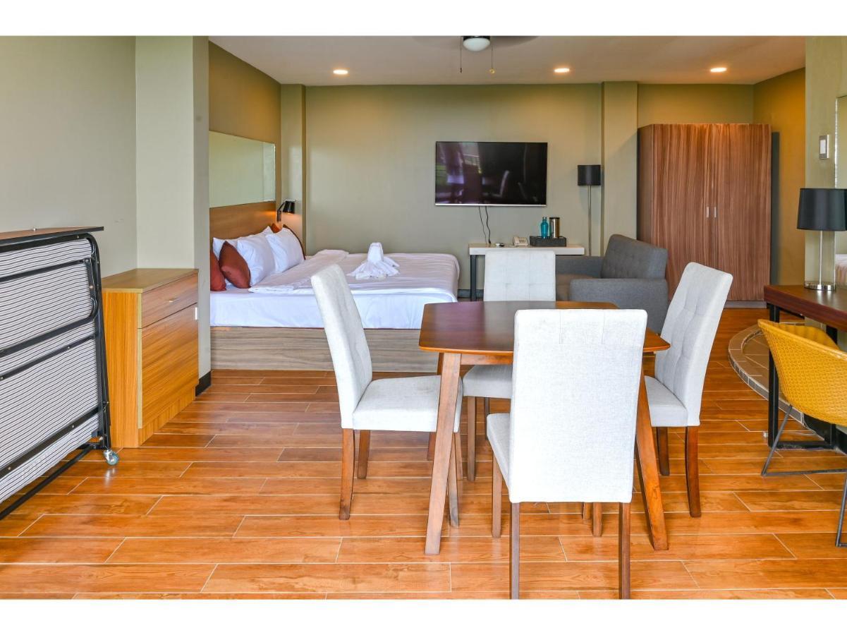 Capital O 890 Nami Hotel Tagaytay Tagaytay City Εξωτερικό φωτογραφία